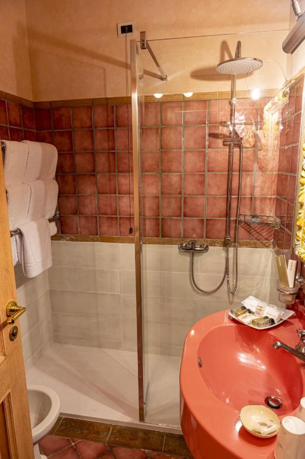 Hotel Boccaccio Calcinaia Екстериор снимка
