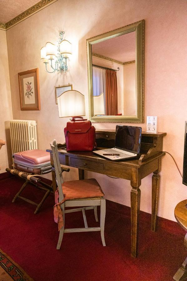 Hotel Boccaccio Calcinaia Екстериор снимка