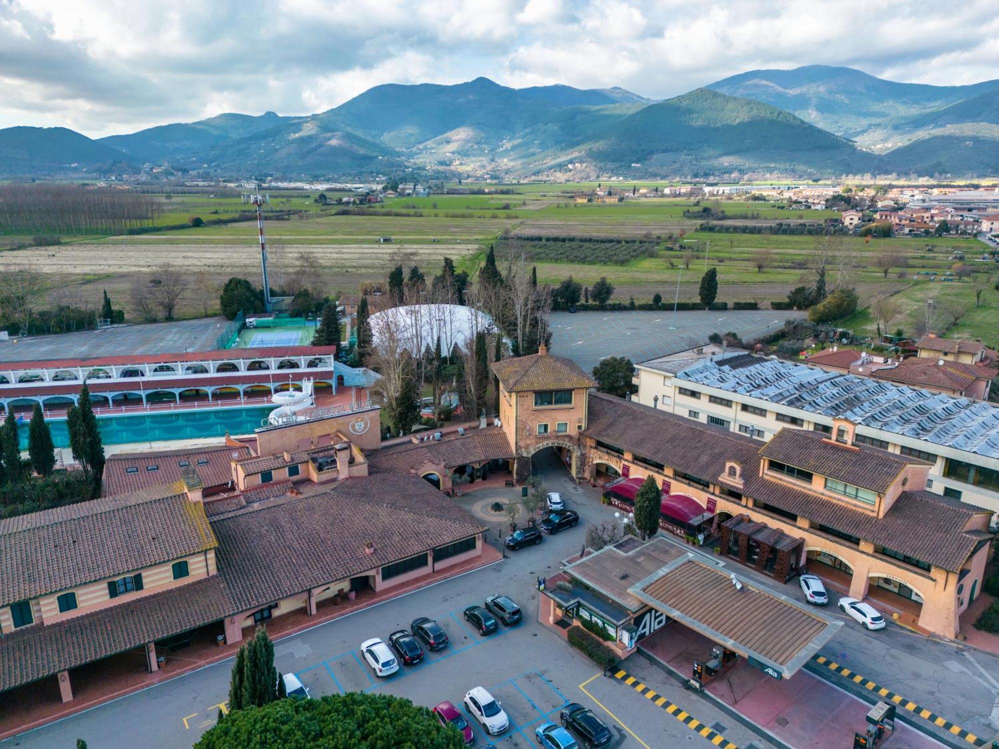 Hotel Boccaccio Calcinaia Екстериор снимка